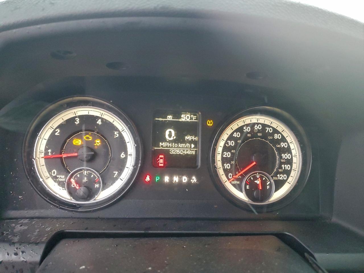 2014 RAM 1500 ST photo 9