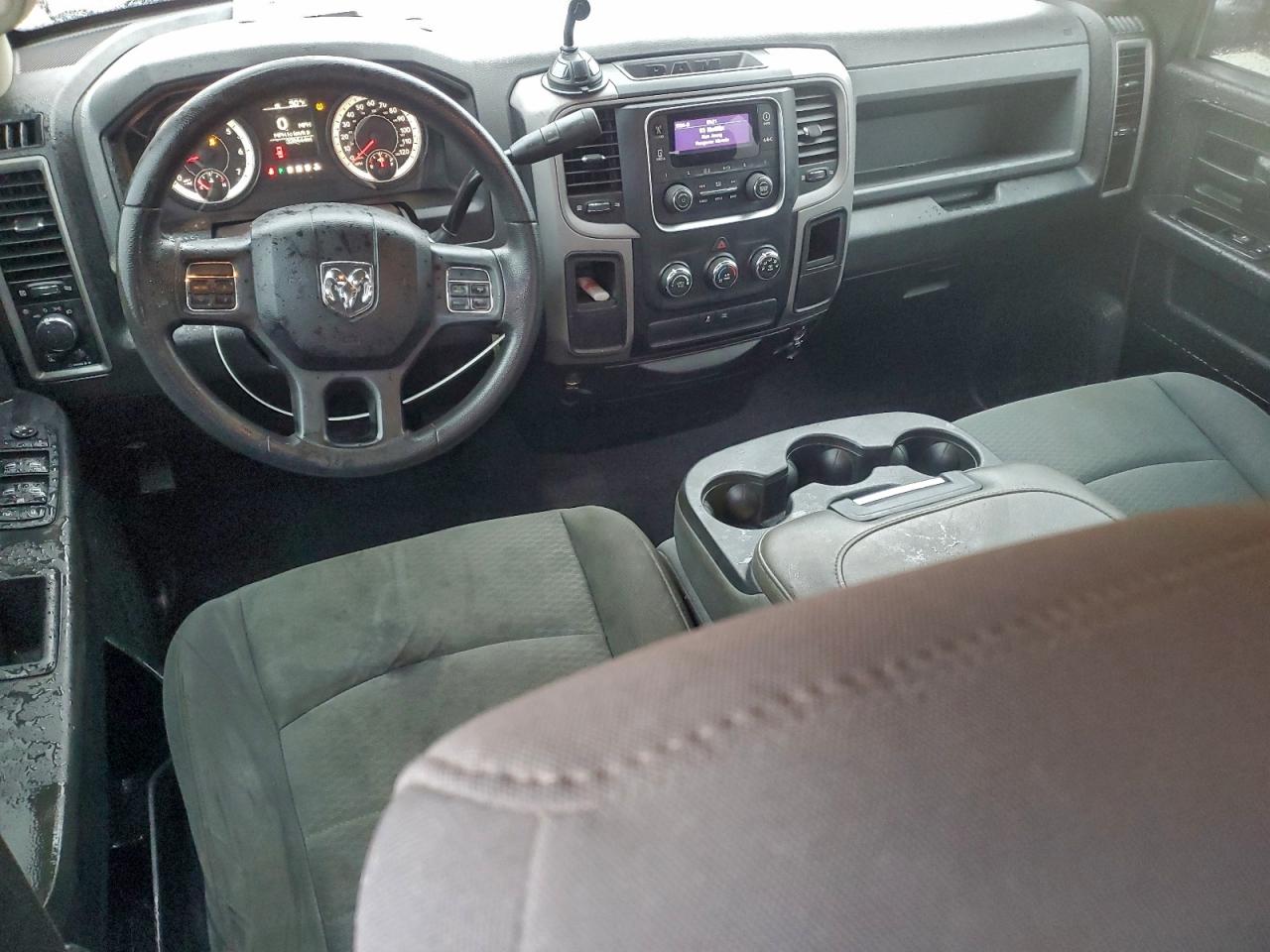 2014 RAM 1500 ST photo 8