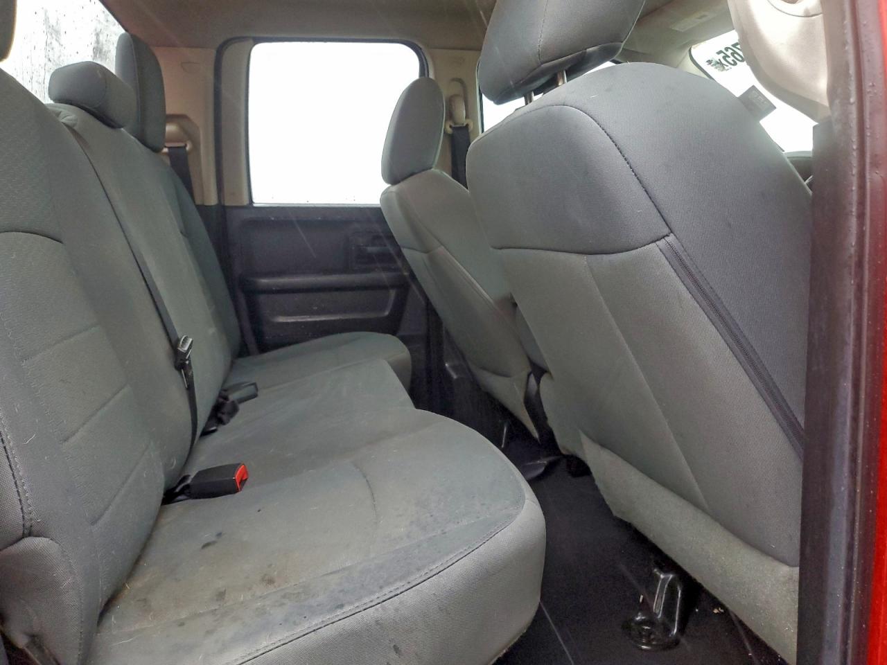 2014 RAM 1500 ST photo 10