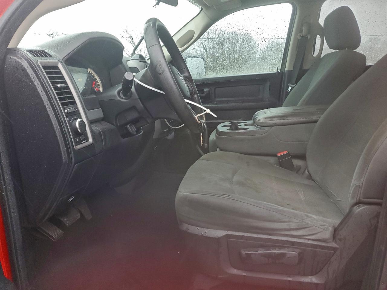 2014 RAM 1500 ST photo 7