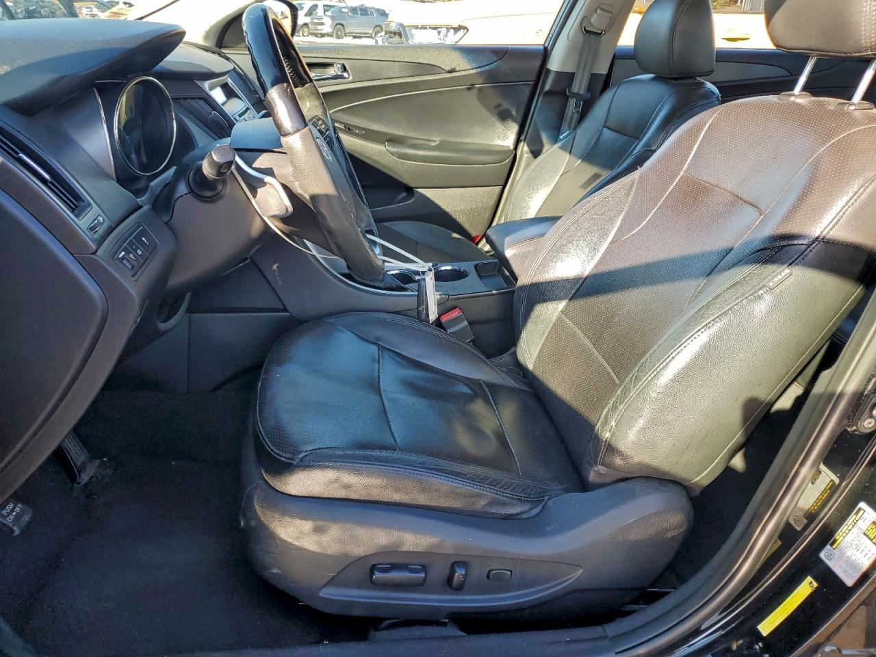 2011 HYUNDAI SONATA SE photo 7