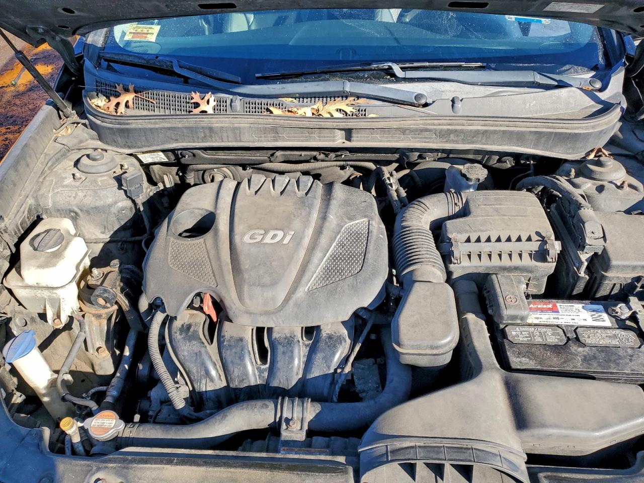 2011 HYUNDAI SONATA SE photo 11