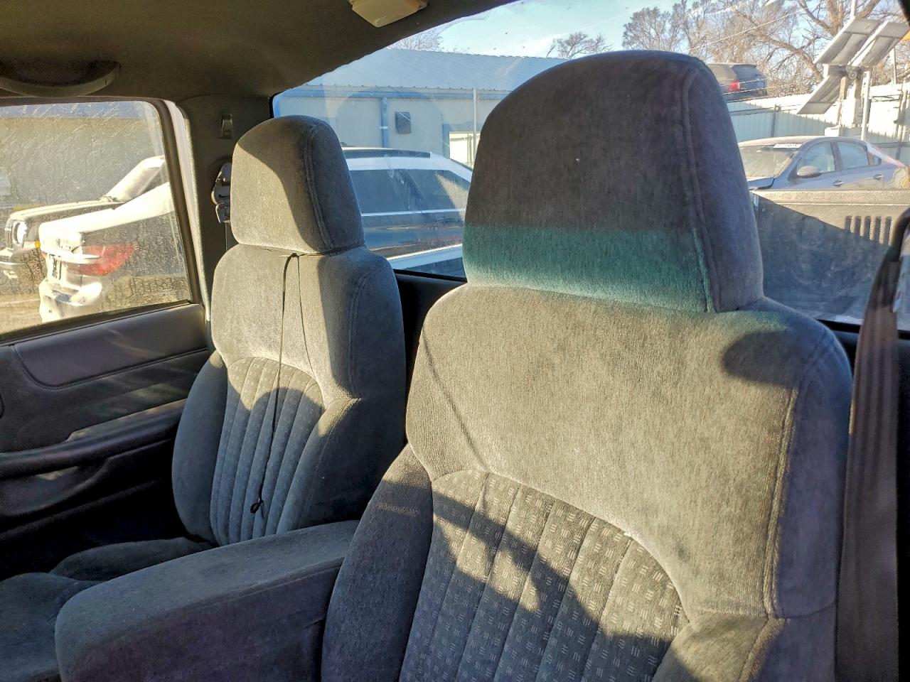 2000 CHEVROLET S TRUCK S10 photo 10