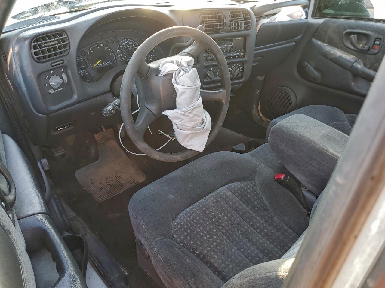 2000 CHEVROLET S TRUCK S10 photo 8