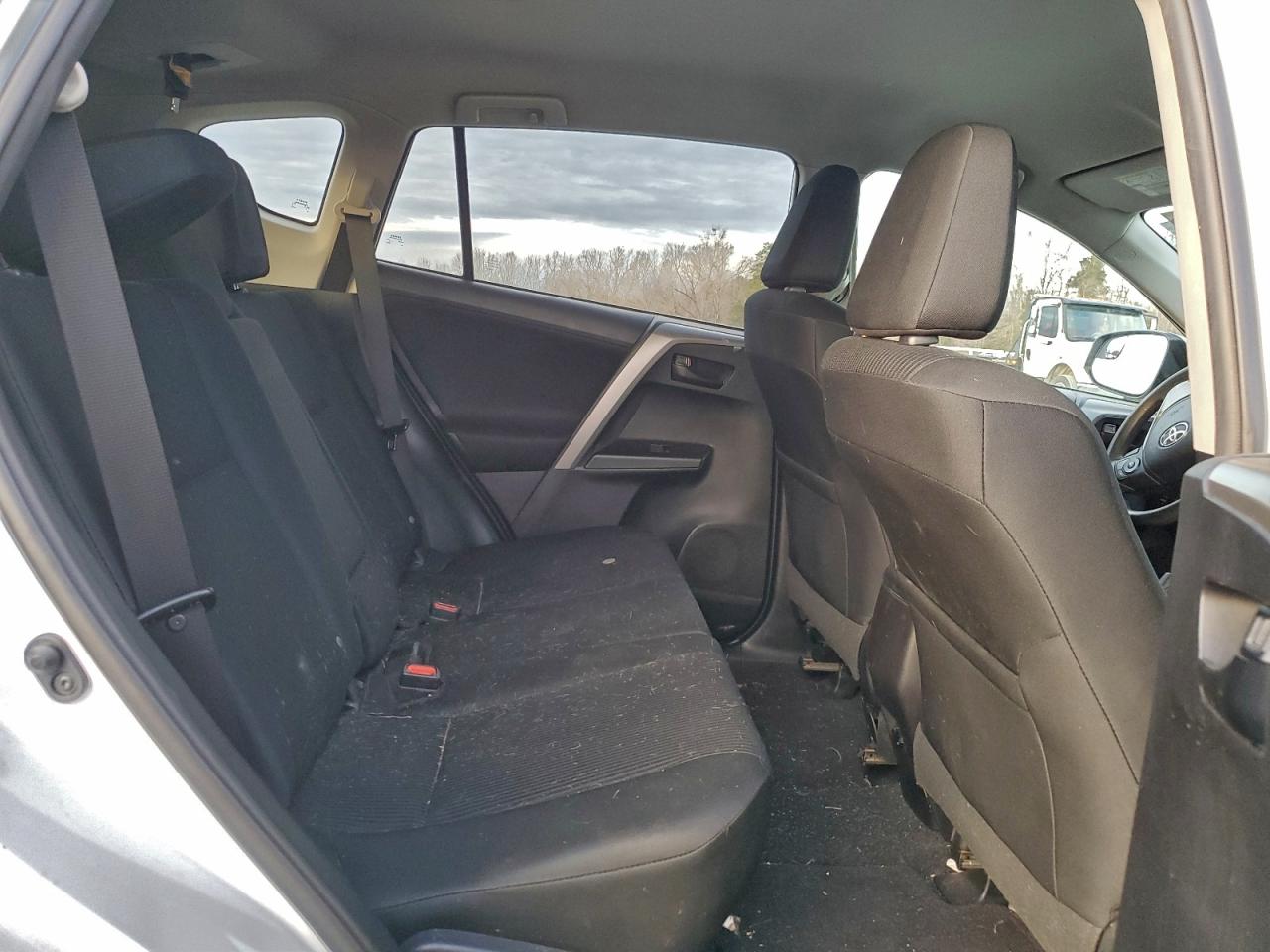 2017 TOYOTA RAV4 LE photo 10