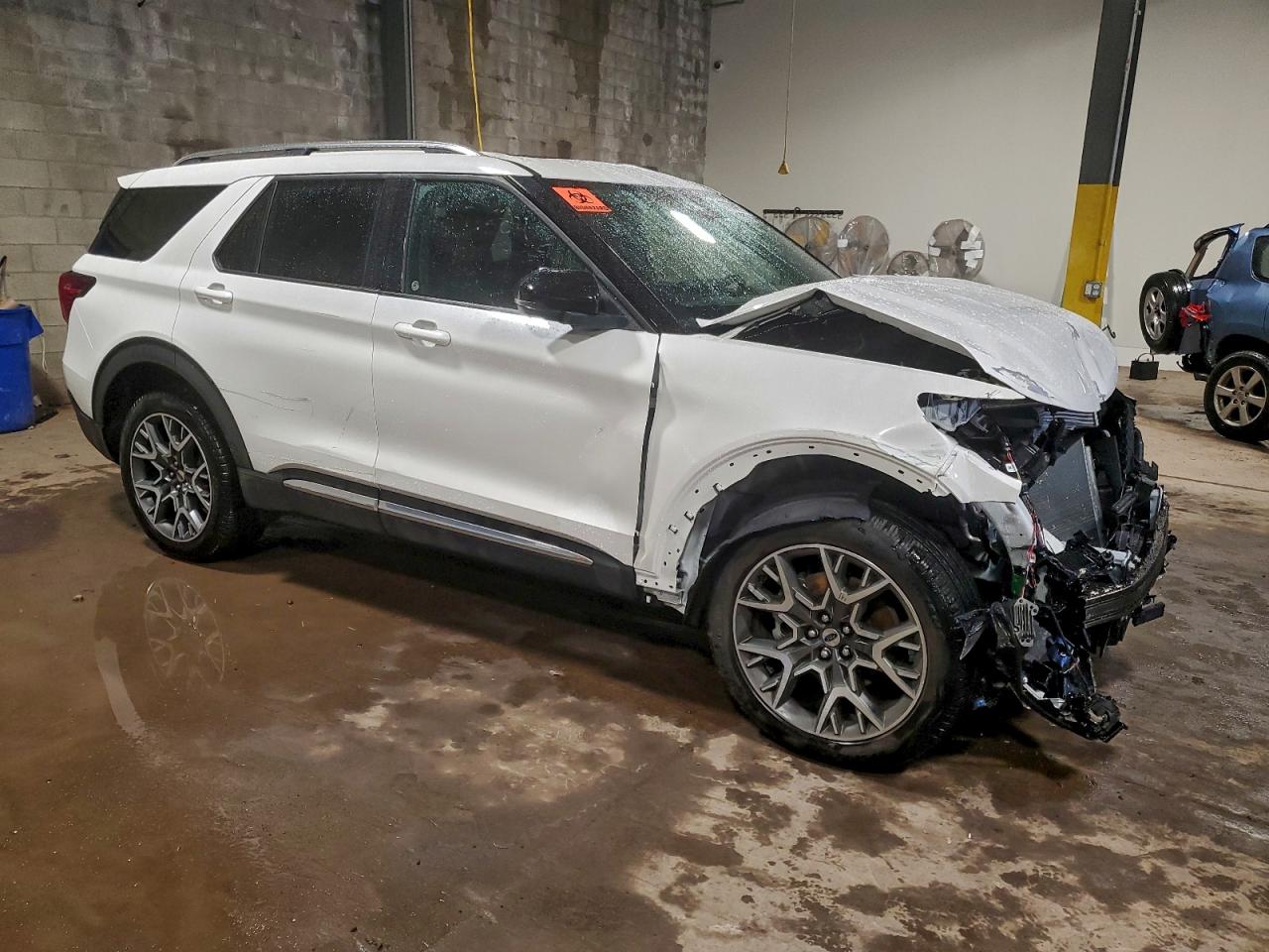 2025 FORD EXPLORER PLATINUM photo 10