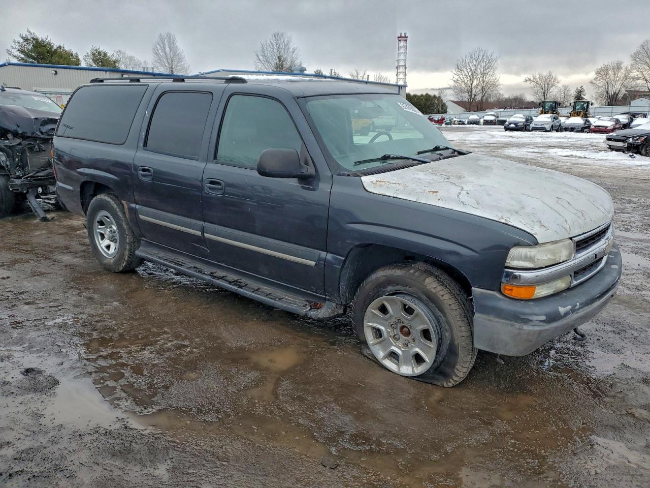 2004 CHEVROLET SUBURBAN K1500 photo 4