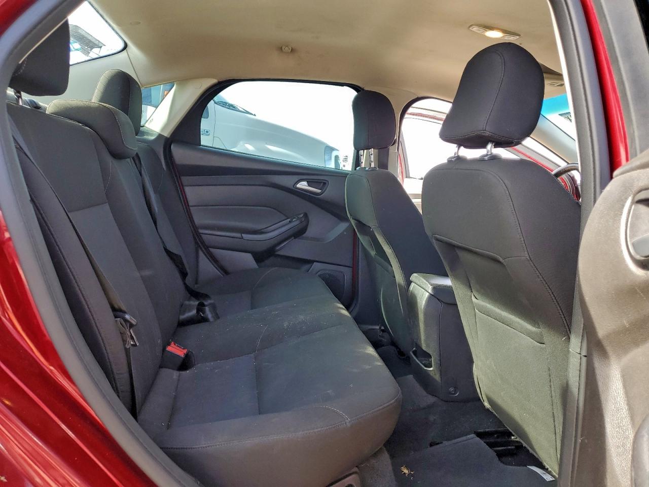 2015 FORD FOCUS SE photo 10