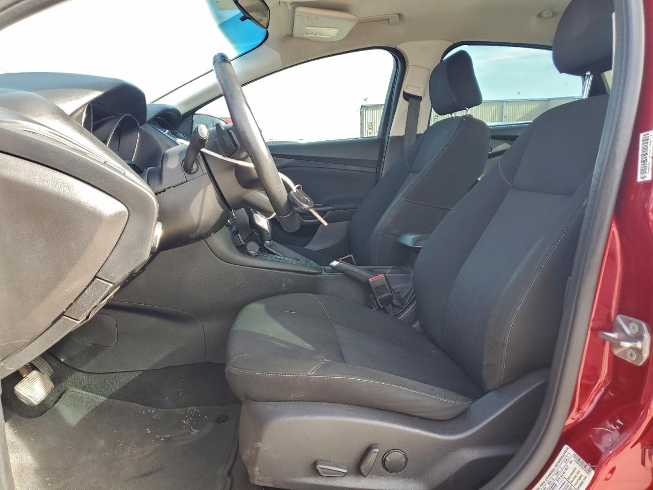 2015 FORD FOCUS SE photo 7