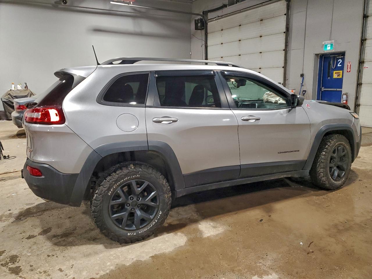2017 JEEP CHEROKEE TRAILHAWK photo 3