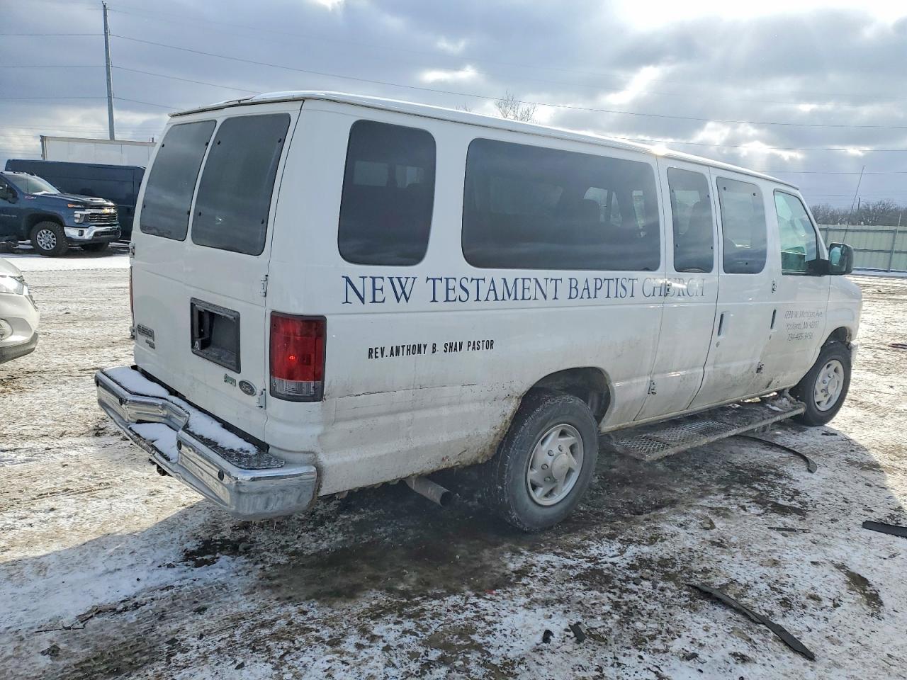 2010 FORD ECONOLINE E350 SUPER DUTY WAGON photo 3