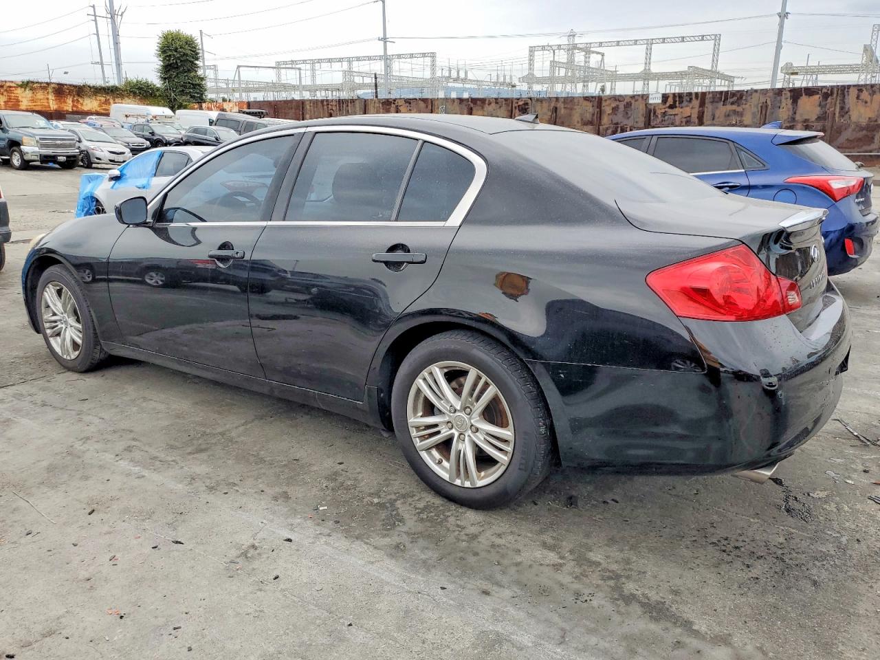 2013 INFINITI G37 BASE photo 2