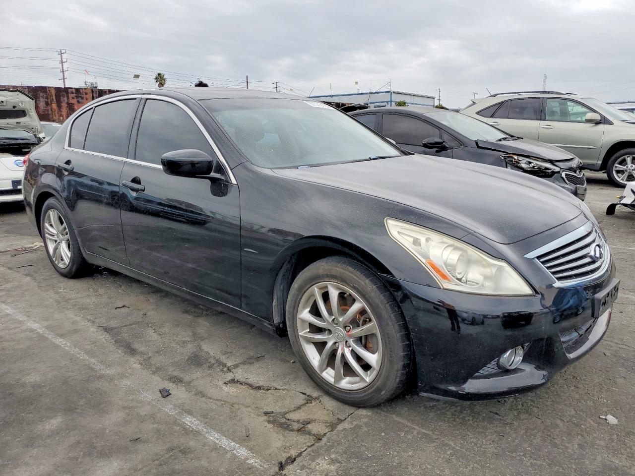 2013 INFINITI G37 BASE photo 4