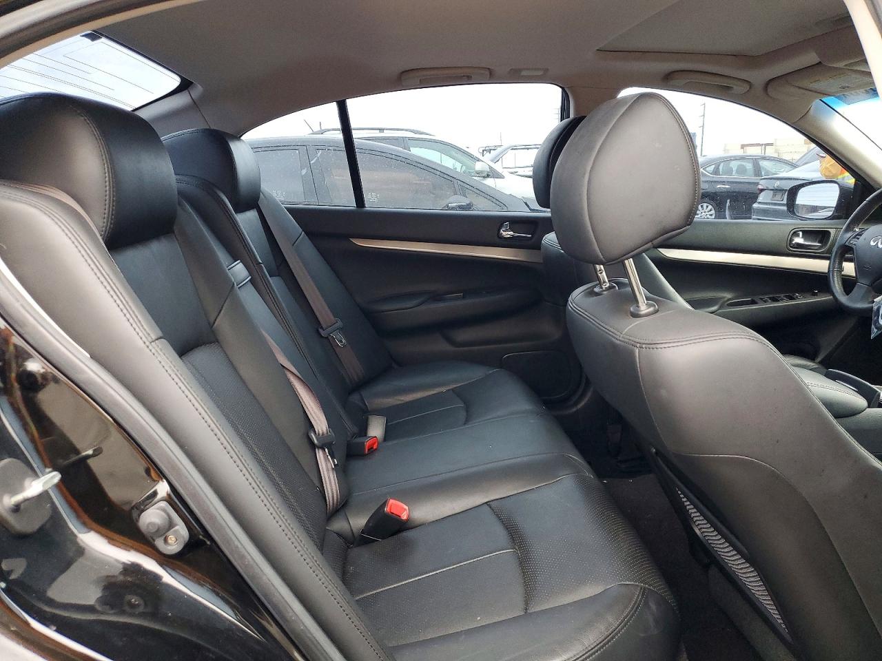 2013 INFINITI G37 BASE photo 10