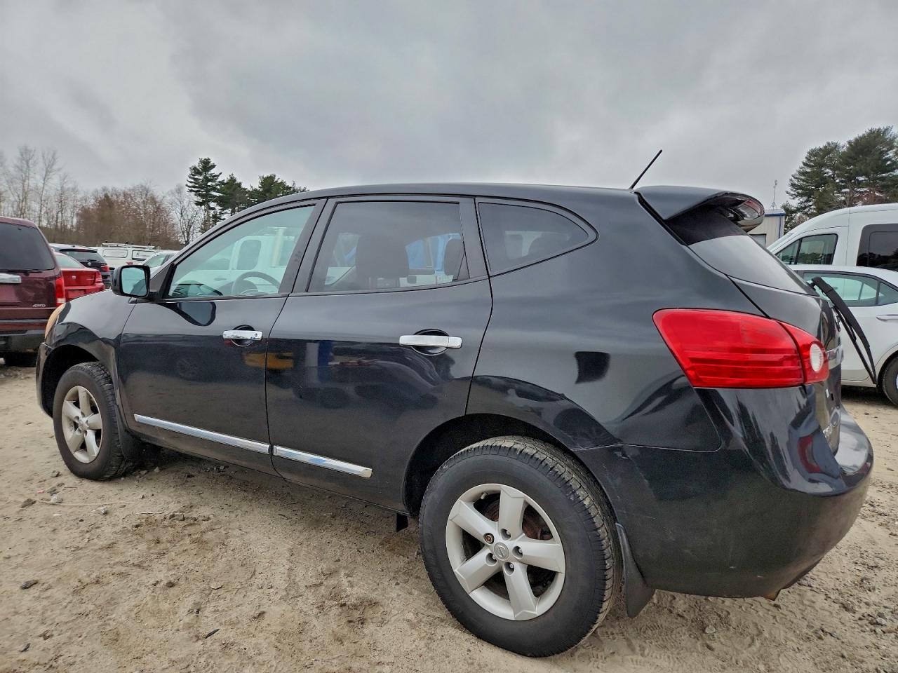 2013 NISSAN ROGUE S photo 2