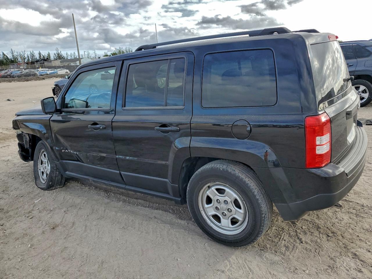 2014 JEEP PATRIOT SPORT photo 2
