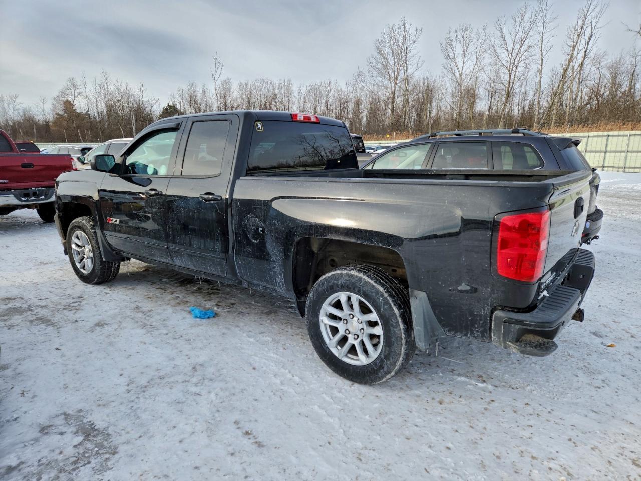 2017 CHEVROLET SILVERADO K1500 LT photo 2