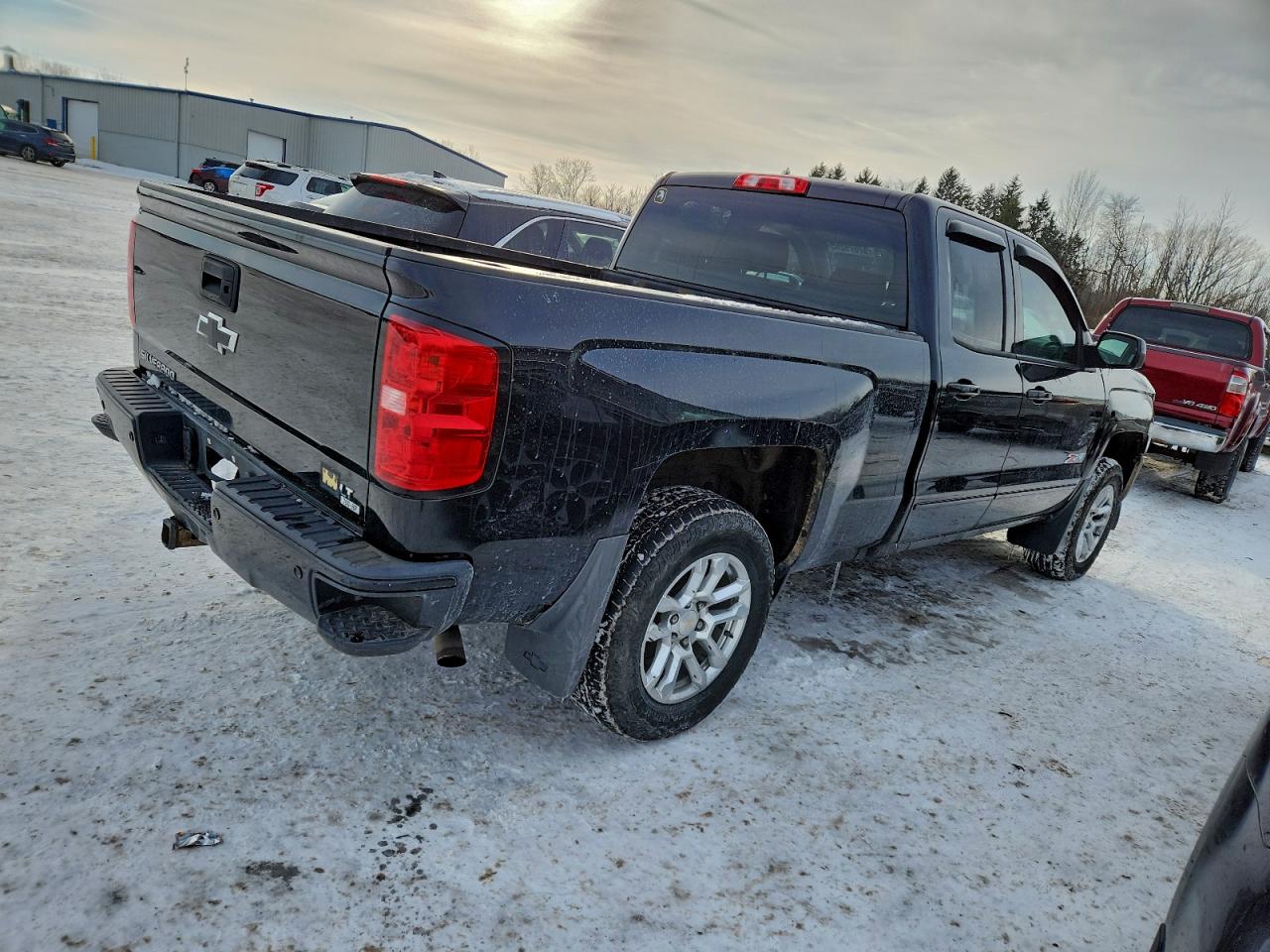 2017 CHEVROLET SILVERADO K1500 LT photo 3