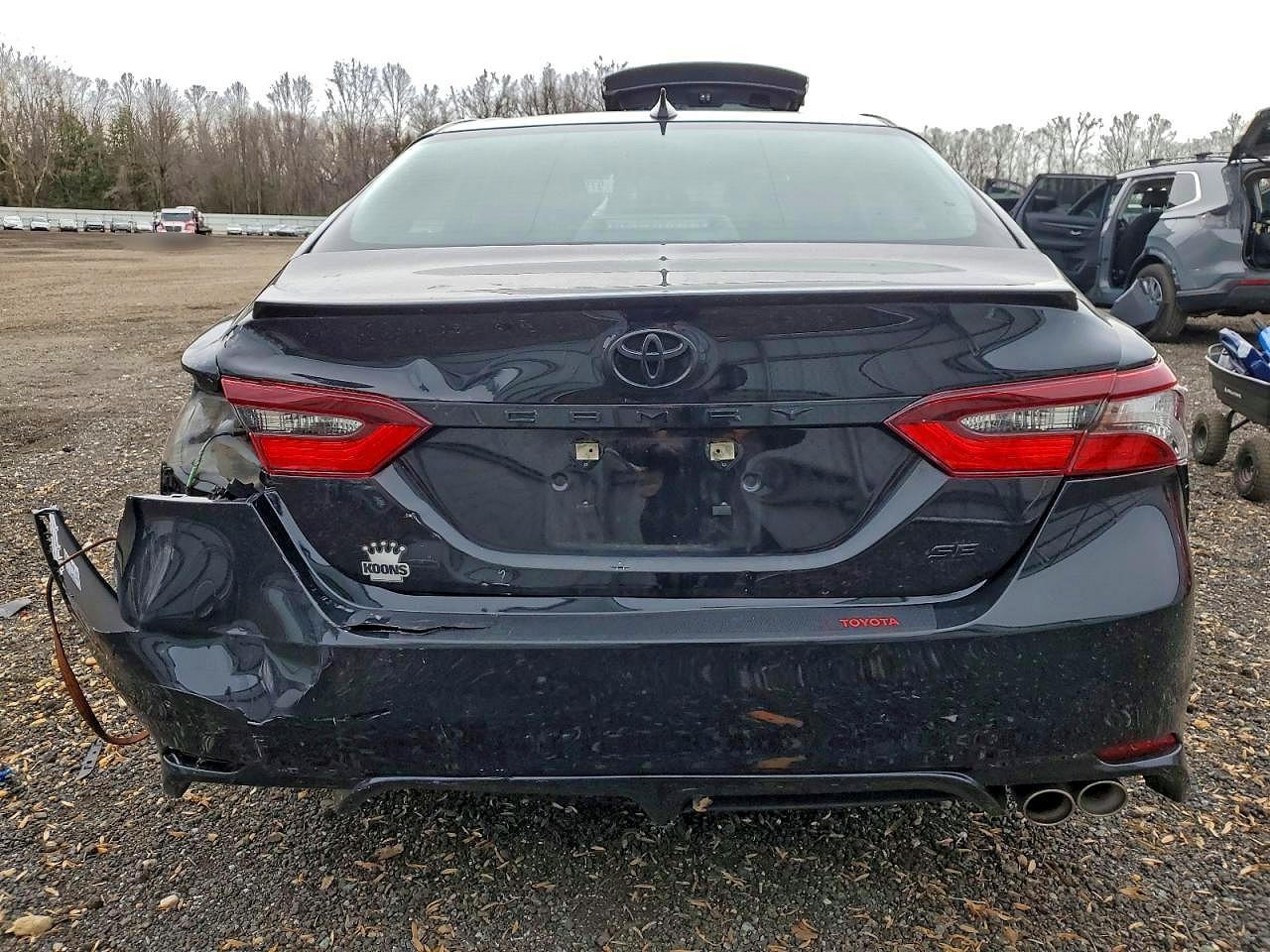 2021 TOYOTA CAMRY SE photo 6