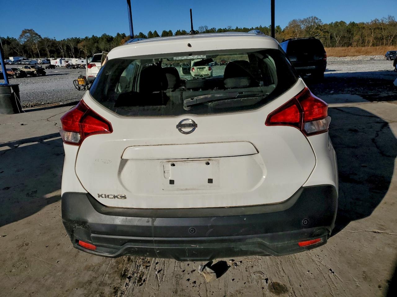 2018 NISSAN KICKS S photo 6