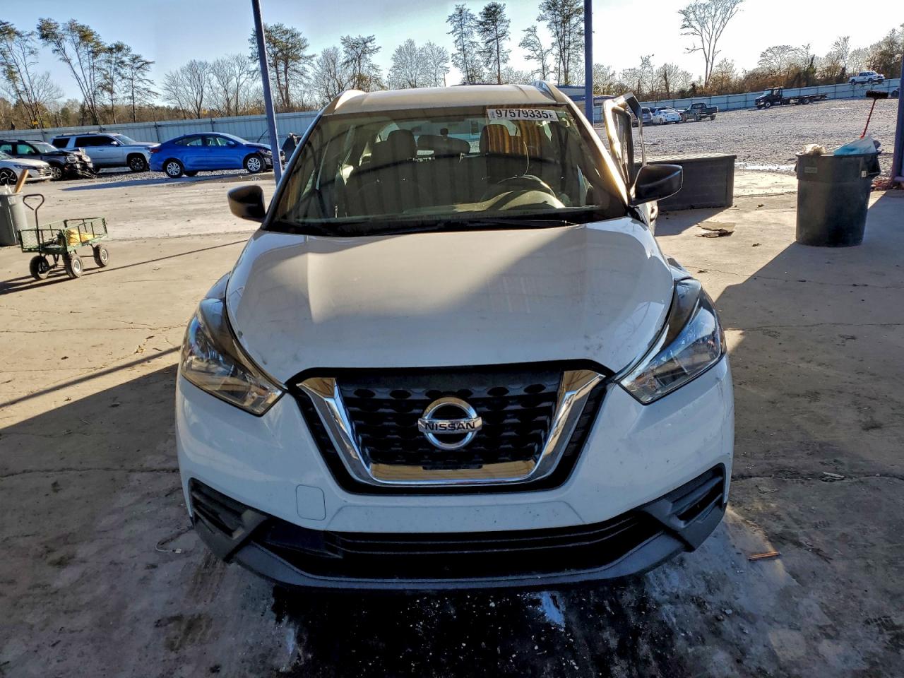 2018 NISSAN KICKS S photo 5
