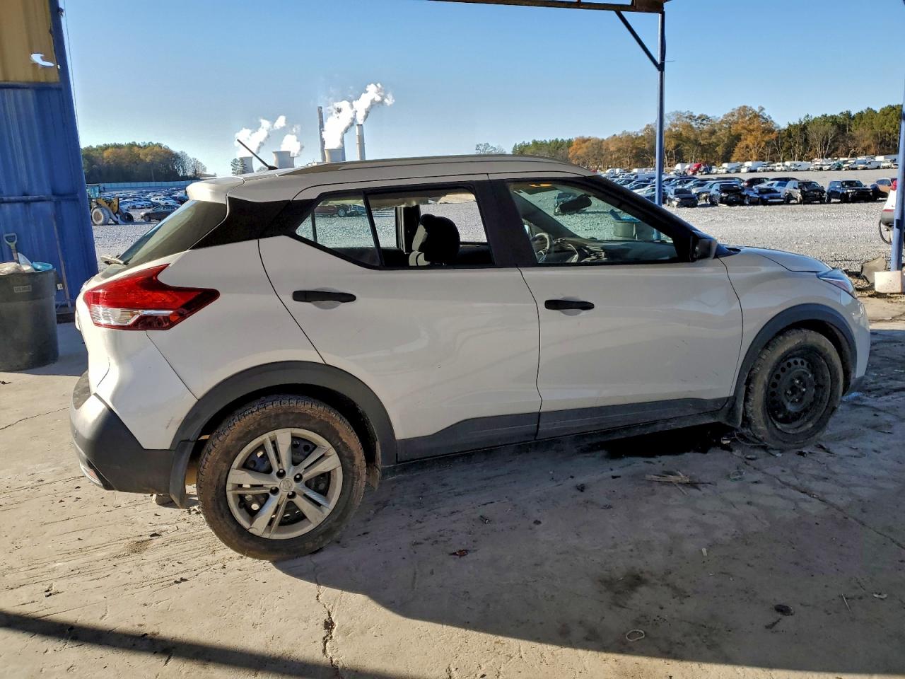 2018 NISSAN KICKS S photo 3