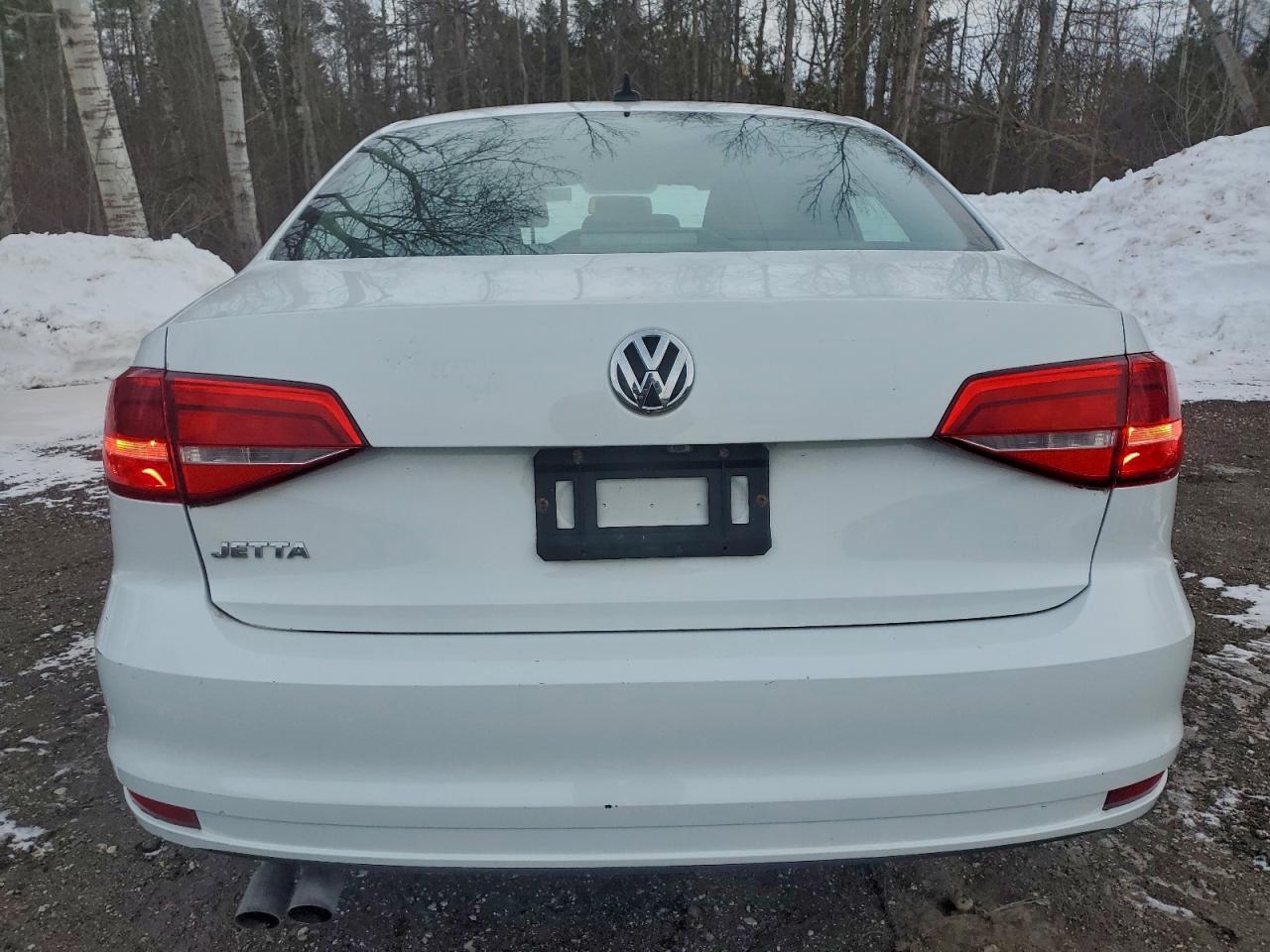 2015 VOLKSWAGEN JETTA BASE photo 6