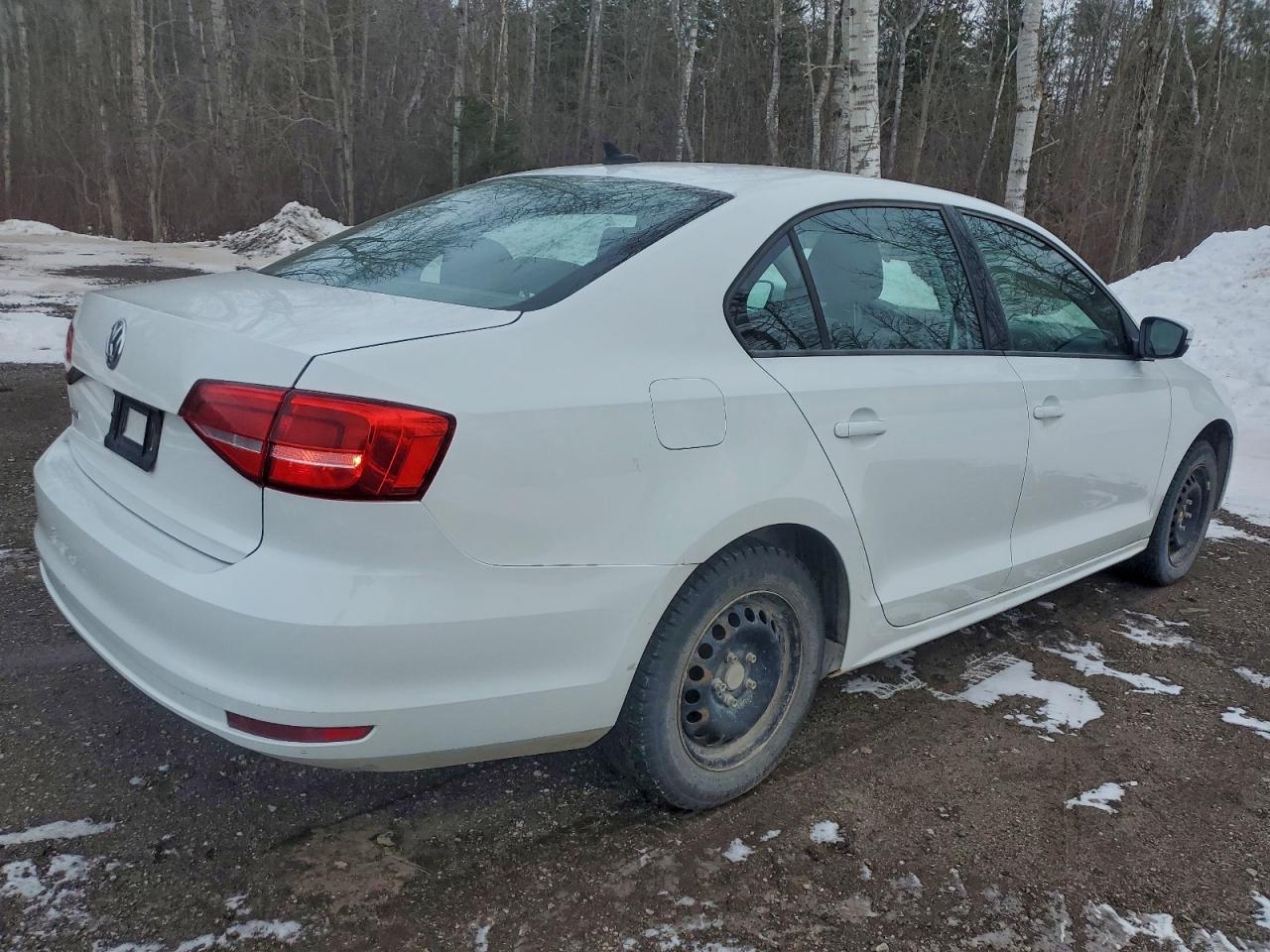 2015 VOLKSWAGEN JETTA BASE photo 3