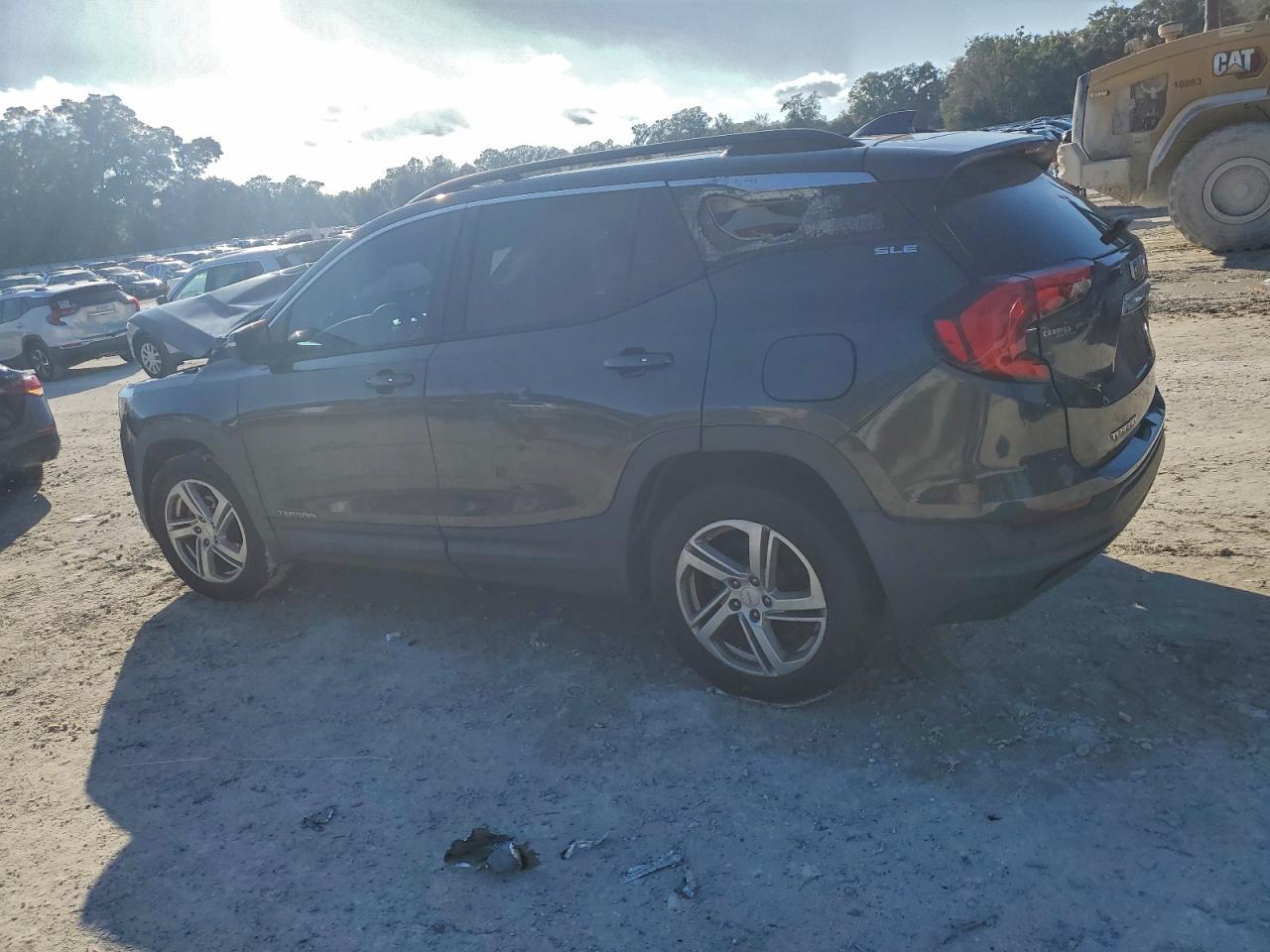 2018 GMC TERRAIN SLE photo 3