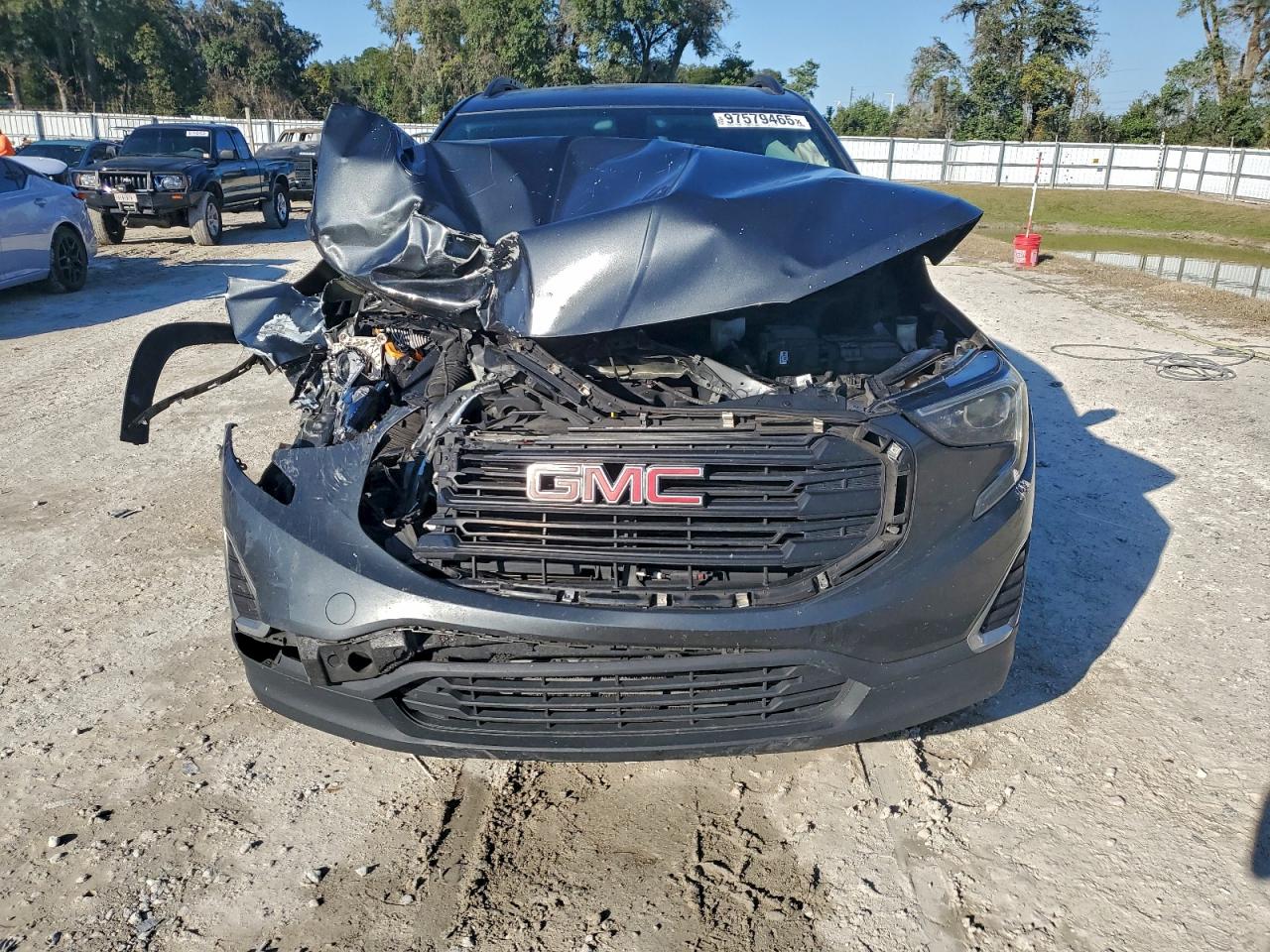 2018 GMC TERRAIN SLE photo 9
