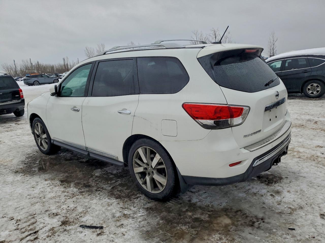 2013 NISSAN PATHFINDER S photo 2