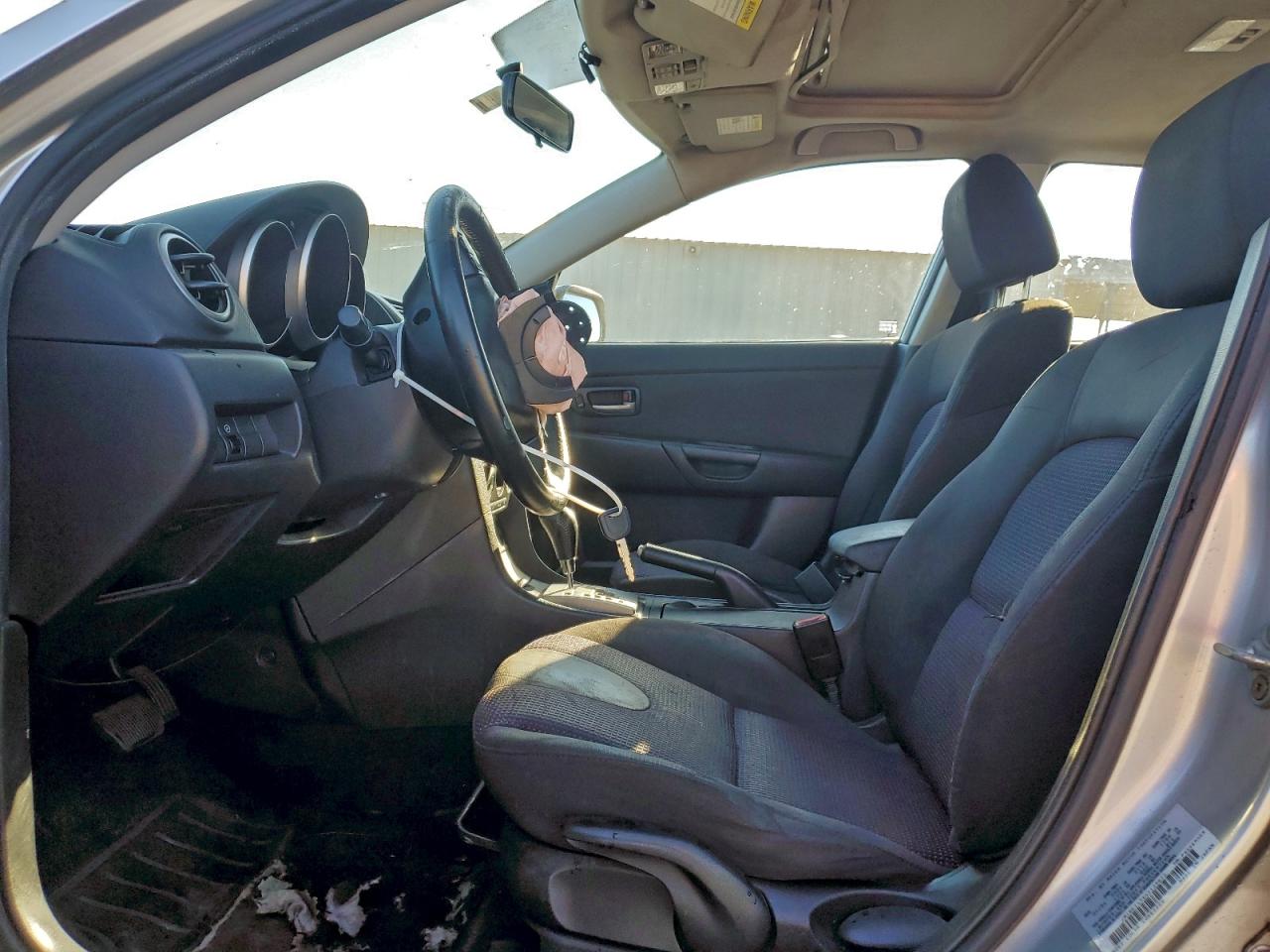 2004 MAZDA 3 HATCHBACK photo 13