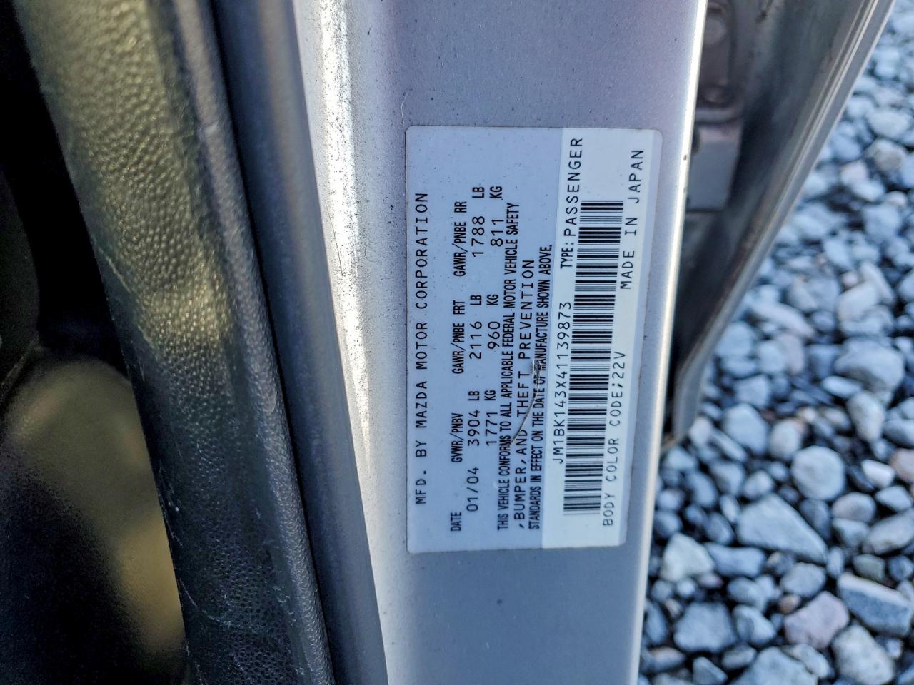 2004 MAZDA 3 HATCHBACK photo 25
