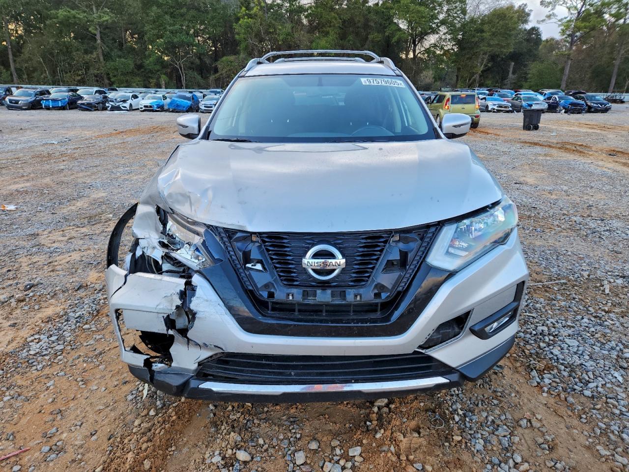 2017 NISSAN ROGUE S photo 5