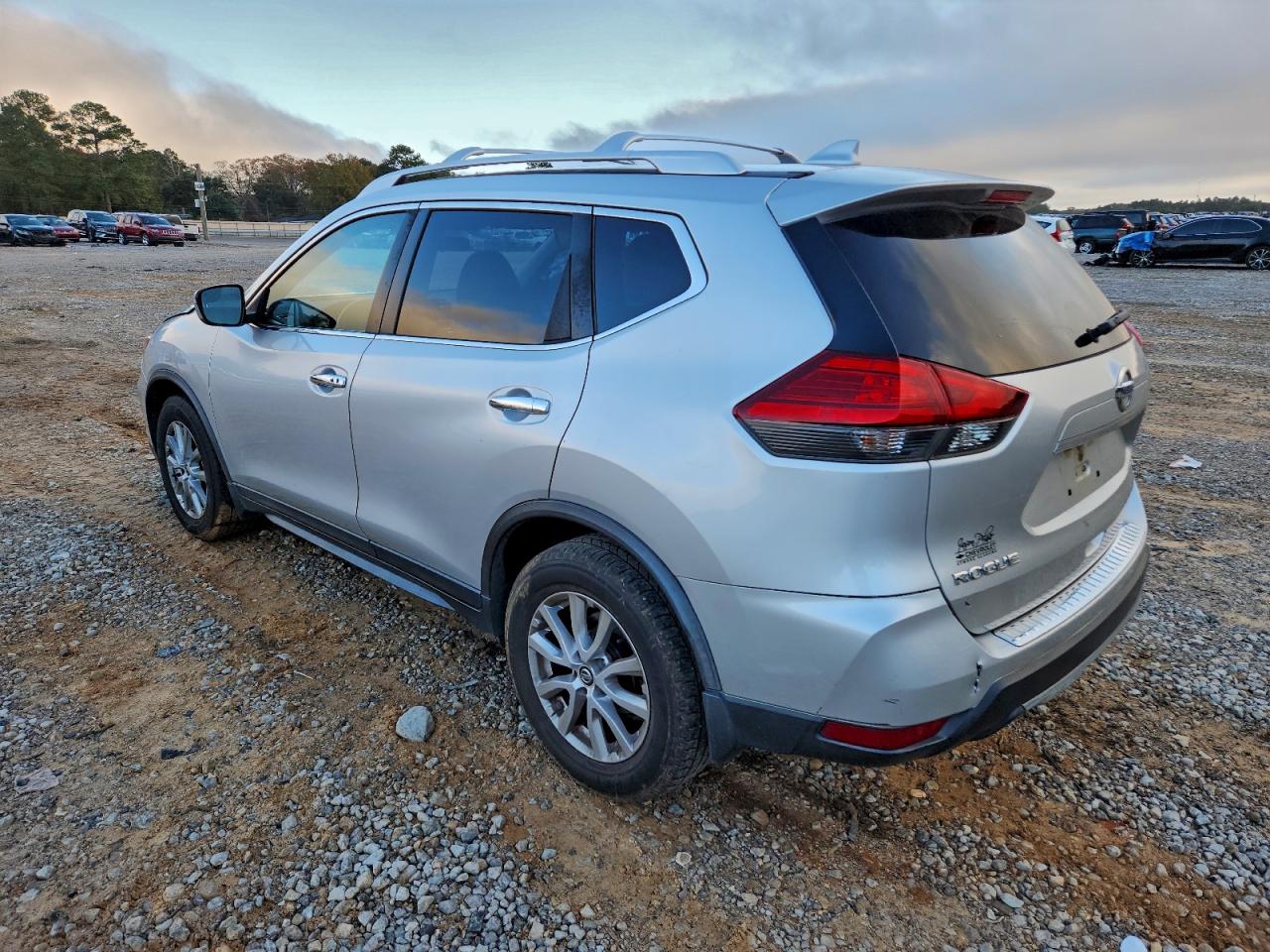 2017 NISSAN ROGUE S photo 2