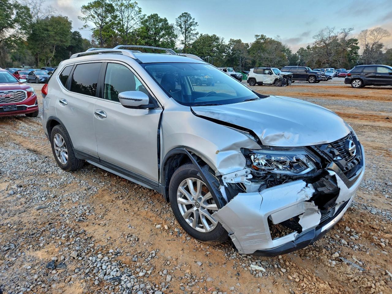 2017 NISSAN ROGUE S photo 4