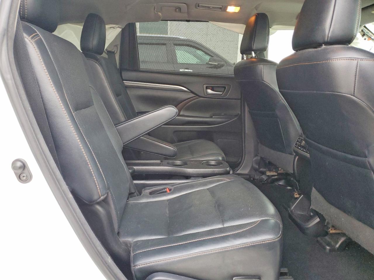 2018 TOYOTA HIGHLANDER LIMITED photo 21
