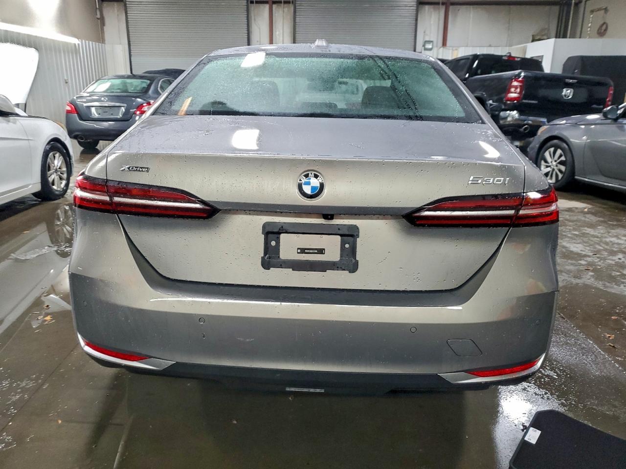 2025 BMW 530 XI photo 11