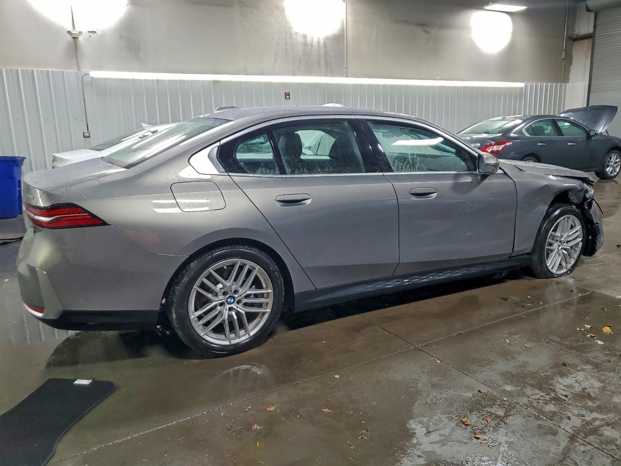 2025 BMW 530 XI photo 5