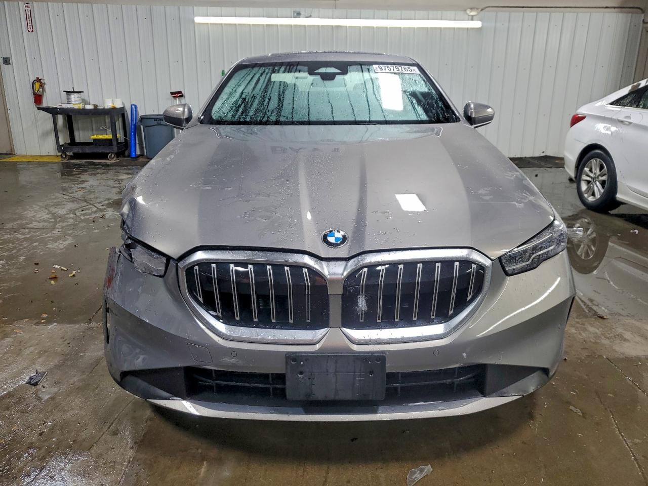 2025 BMW 530 XI photo 9