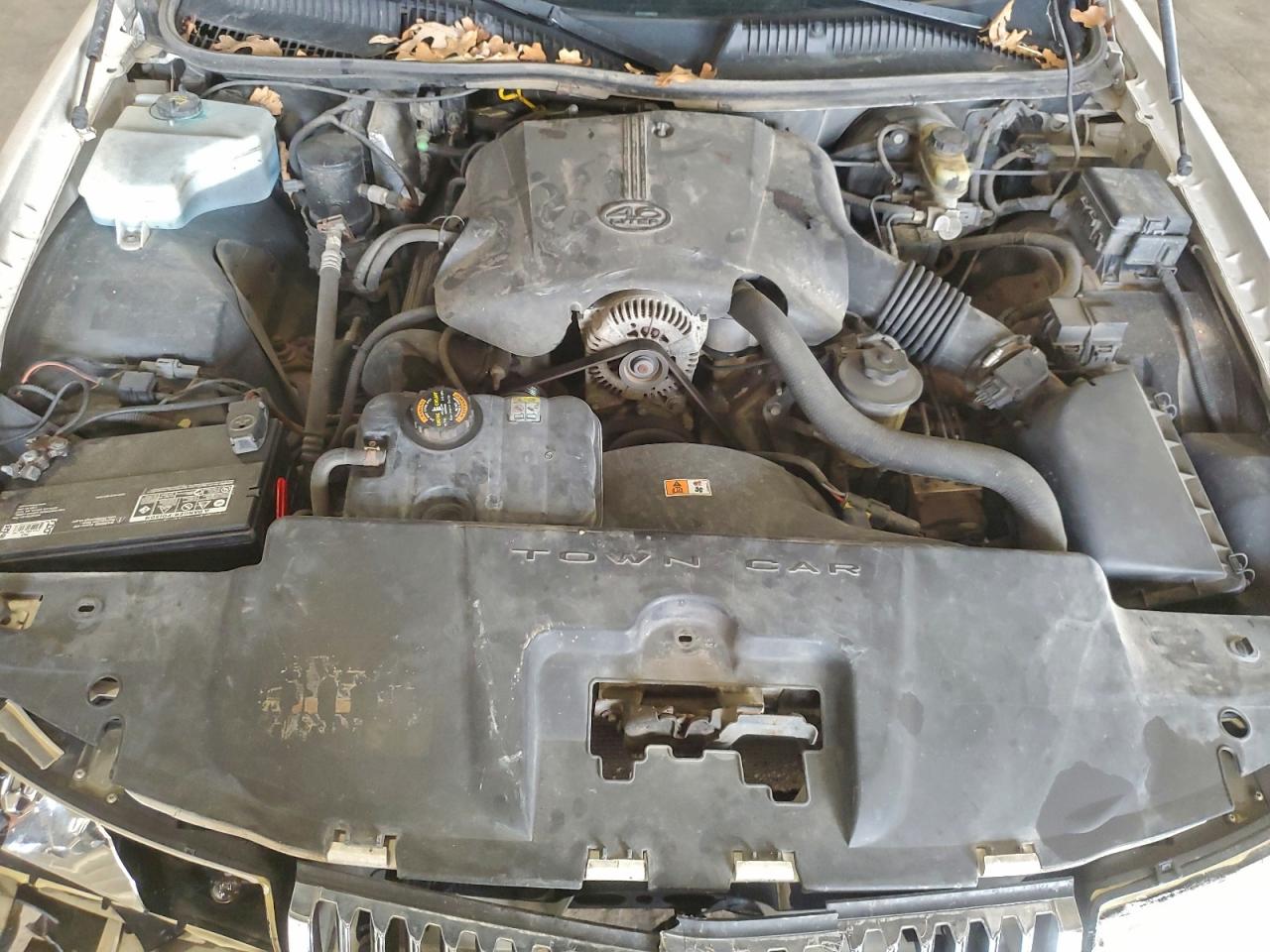 2001 LINCOLN TOWN CAR SIGNATURE photo 11