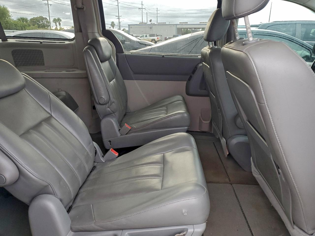 2008 CHRYSLER TOWN & COUNTRY TOURING photo 11