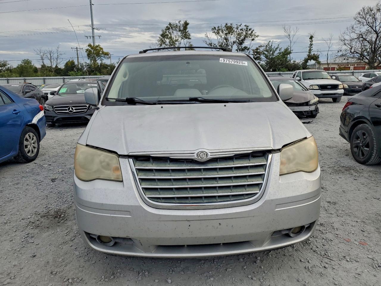 2008 CHRYSLER TOWN & COUNTRY TOURING photo 5