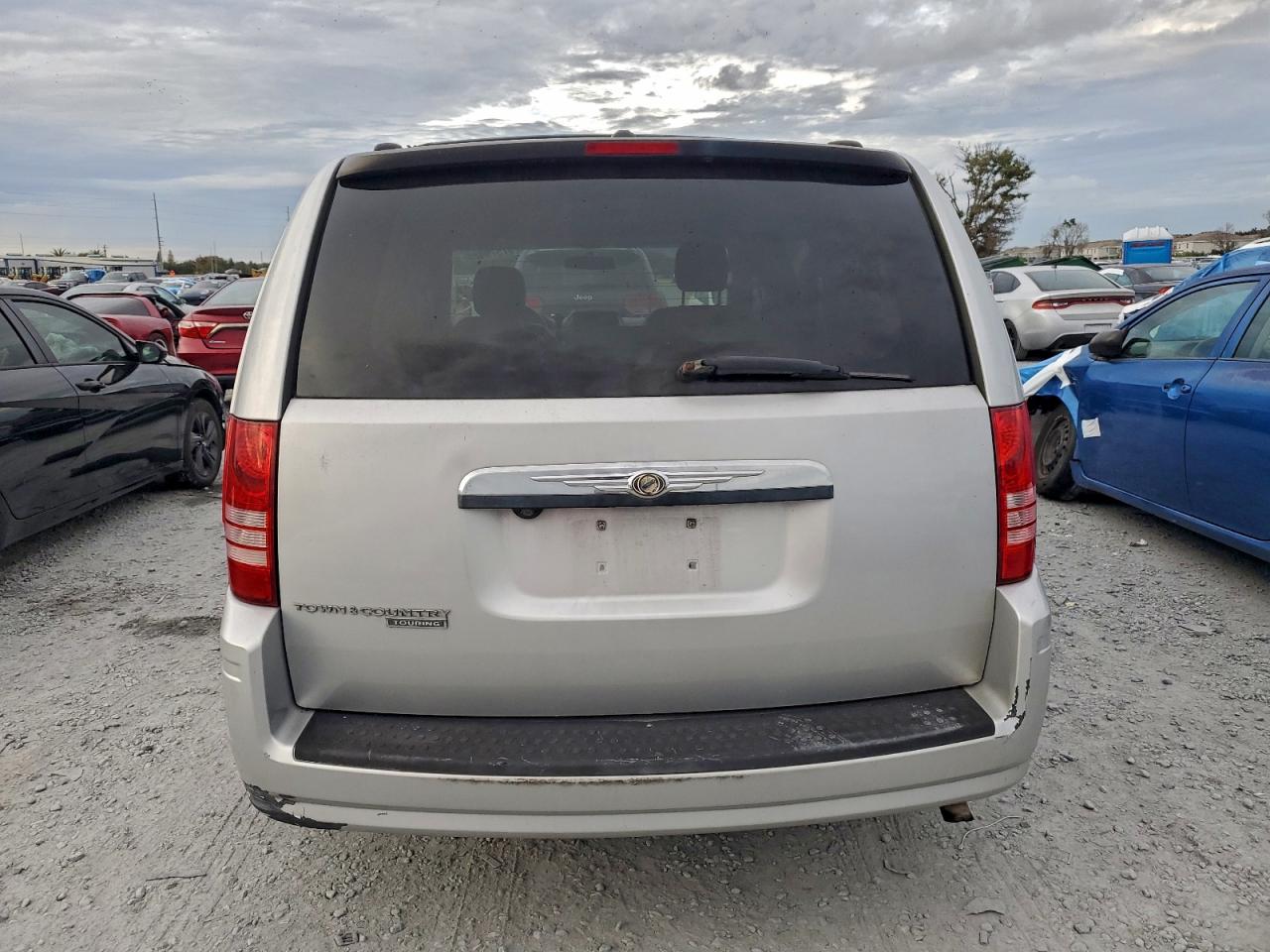 2008 CHRYSLER TOWN & COUNTRY TOURING photo 6