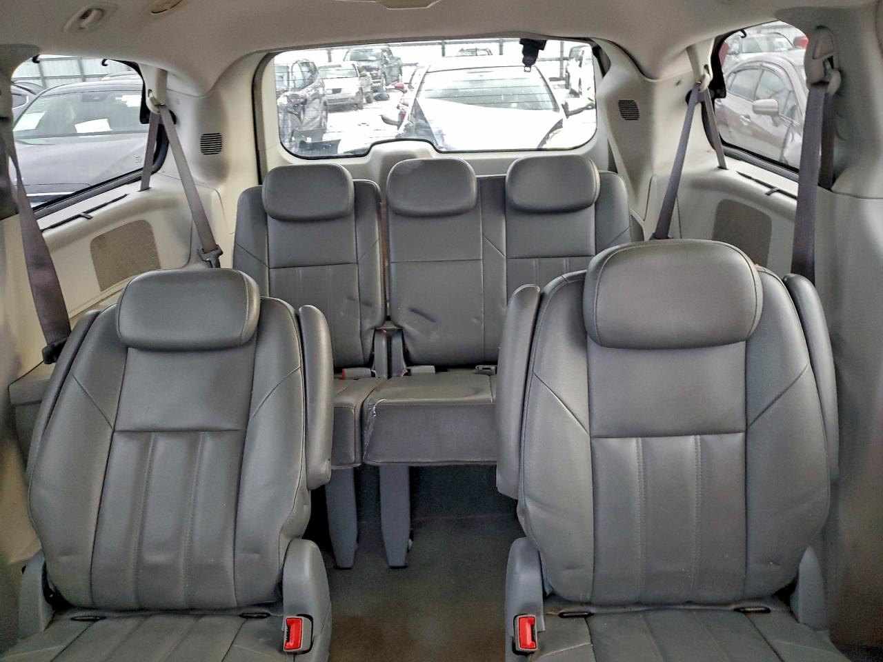 2008 CHRYSLER TOWN & COUNTRY TOURING photo 10