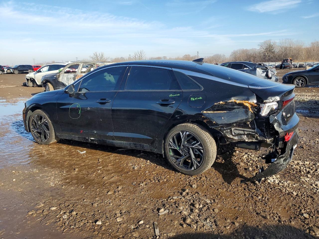 2025 KIA K5 GT LINE photo 2