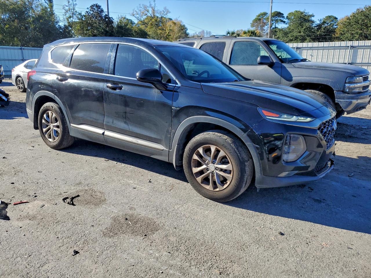 2019 HYUNDAI SANTA FE SE 2.4L photo 4