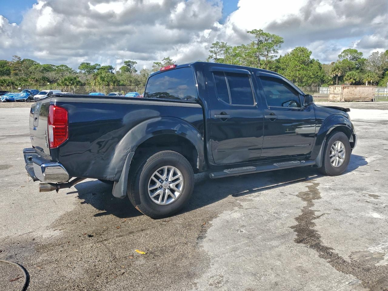 2010 NISSAN FRONTIER CREW CAB SE photo 3