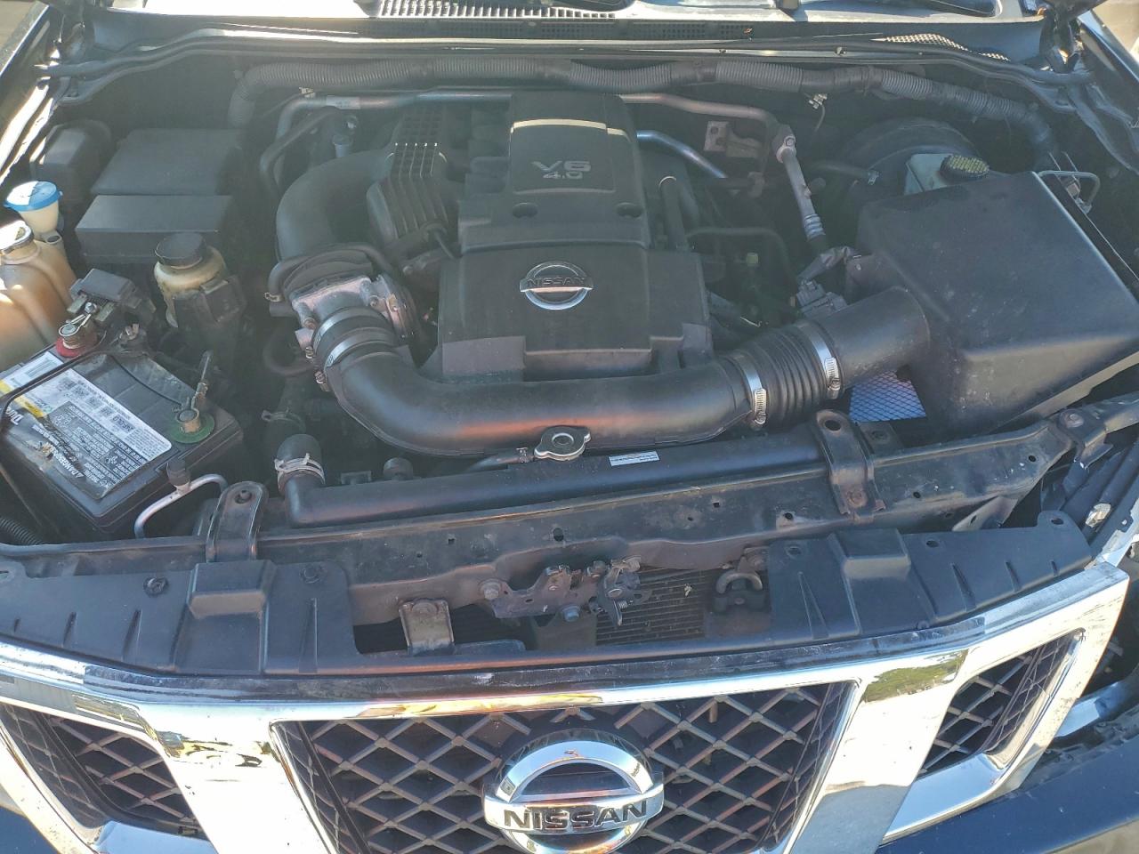 2010 NISSAN FRONTIER CREW CAB SE photo 11
