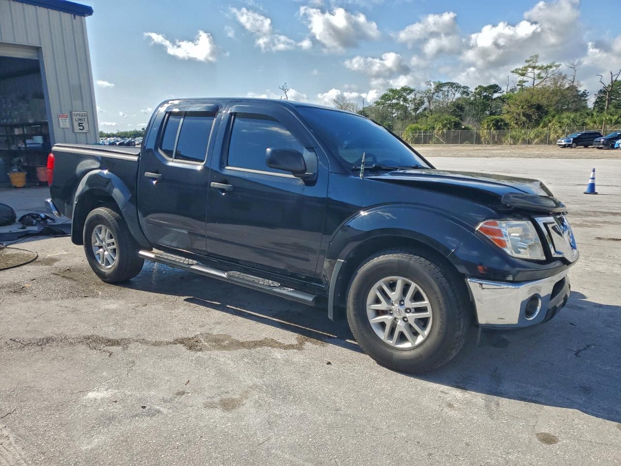 2010 NISSAN FRONTIER CREW CAB SE photo 4